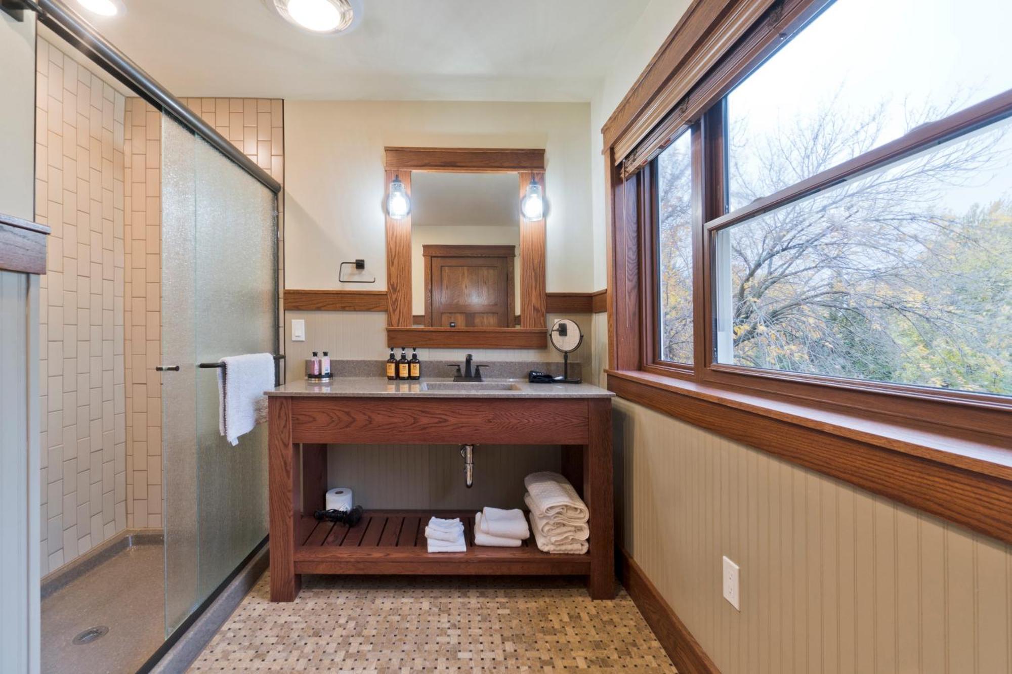 Main Street Inn Vermillion Bagian luar foto