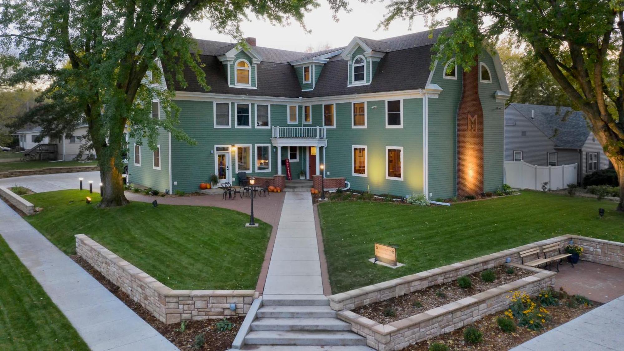 Main Street Inn Vermillion Bagian luar foto
